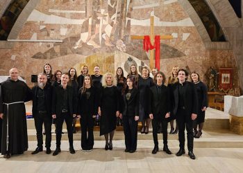 Široki Brijeg: Etno skupina Čuvarice održala koncert na Kočerinu