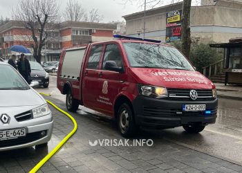 Širokobriješki vatrogasci ispumpavali vodu iz poplavljenih objekata