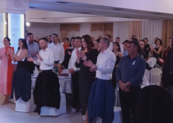 (VIDEO) Širokobriješki bend započeo svadbu na malo drugačiji način
