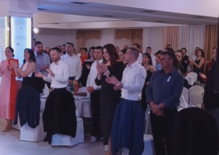 (VIDEO) Širokobriješki bend započeo svadbu na malo drugačiji način