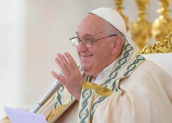 Vatikan otkrio kako Papa Franjo podnosi liječenje