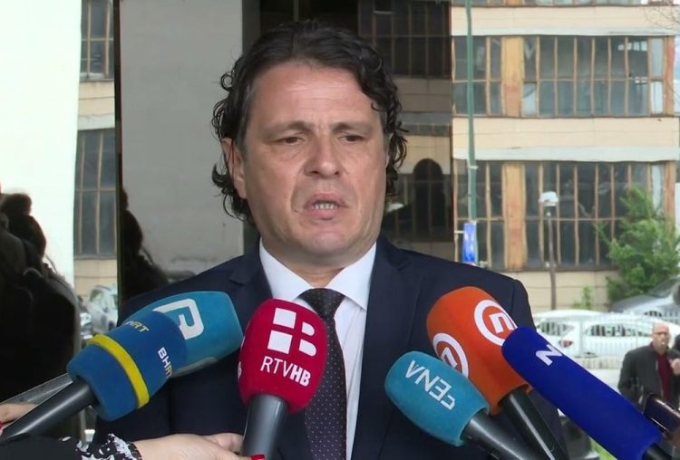 Vlada FBiH predložila smanjenje doprinosa na plaću