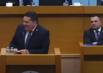 (VIDEO) Cirkus Colorado zastupnika Stevandića: “Pobiti ću ih sve”