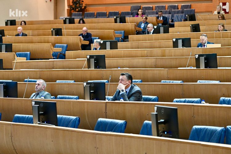 Zastupnički dom PSBiH danas će raspravljati o izmjena zakona o plaćama