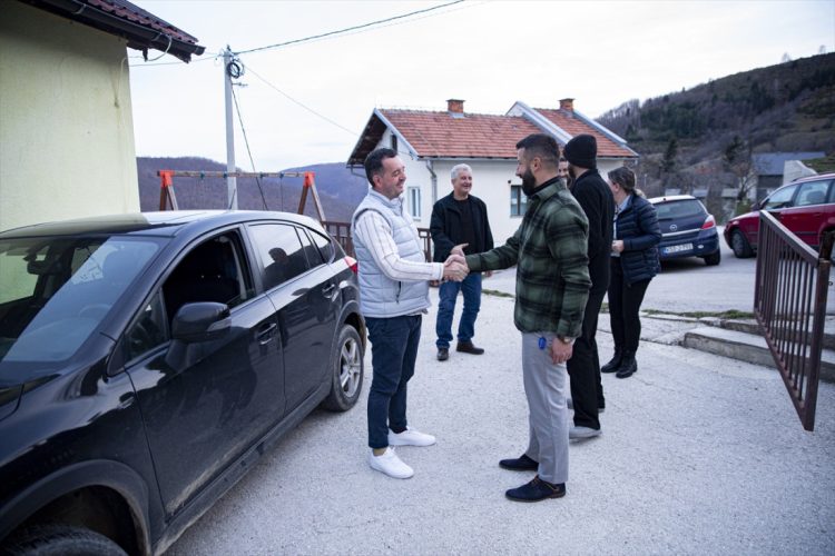 Svećenik u Hercegovini priredio iftar za susjede Bošnjake