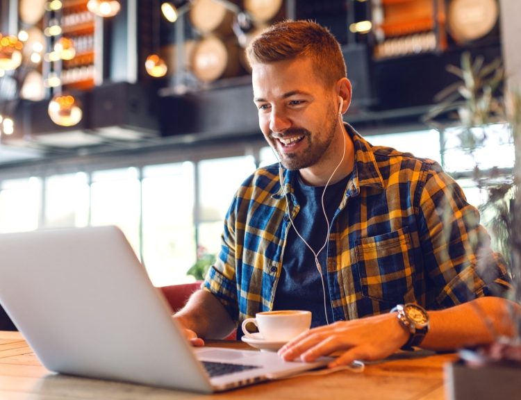 Kafić zabranio laptope: “Mi smo kafić, a ne kancelarija”