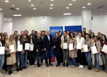 HKD Napredak dodijelio 122 stipendije za studente iz BiH
