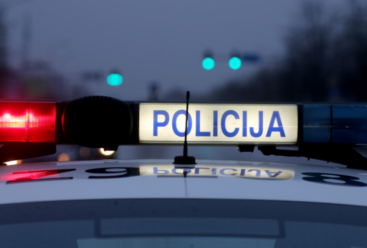 Mostar: Prilikom kontrole vozila policiji predao drogu