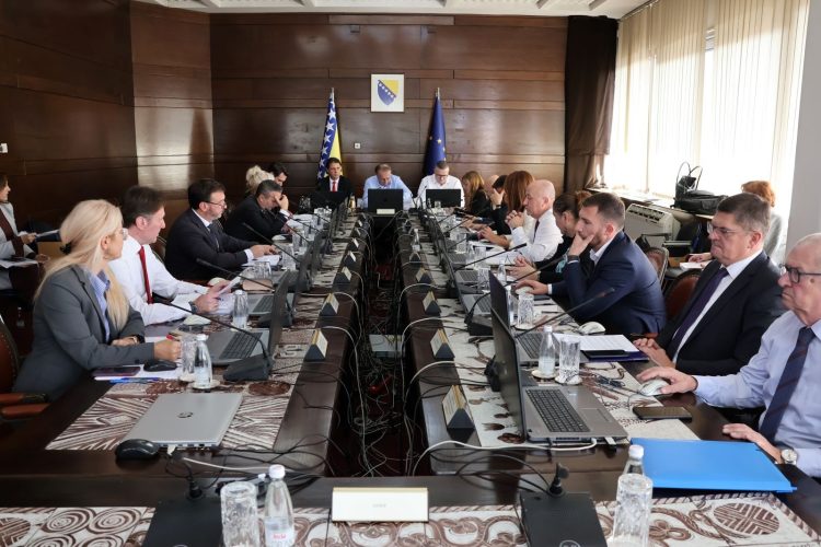 Vlada FBiH: Za 4.301 radnika odobreno 744.200 KM financijske pomoći za siječanj