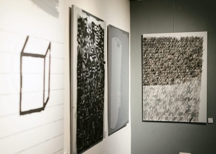 U Širokom Brijegu u galeriji Vrba otvorena je izložba slika “Molitve u bjelini”