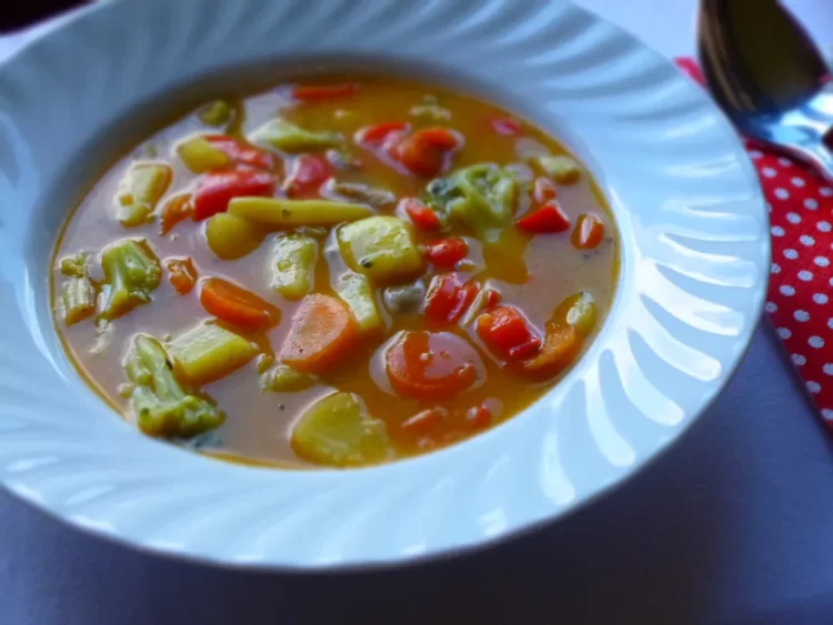 Recept za proljetnu povrtnu čorbu