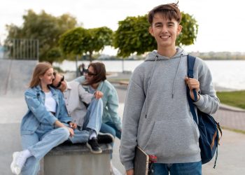 Tinejdžeri govore i kad šute: 5 neverbalnih znakova koje roditelji ne smiju ignorirati