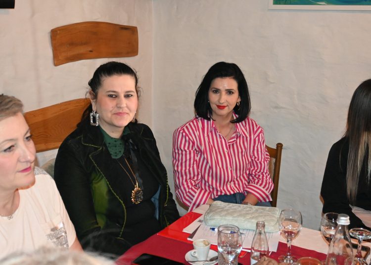 Održan panel u Grudama: Vidljivost žena u lokalnoj zajednici