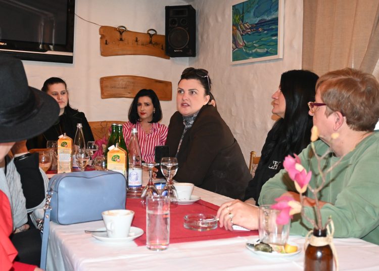 Održan panel u Grudama: Vidljivost žena u lokalnoj zajednici