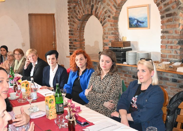 Održan panel u Grudama: Vidljivost žena u lokalnoj zajednici