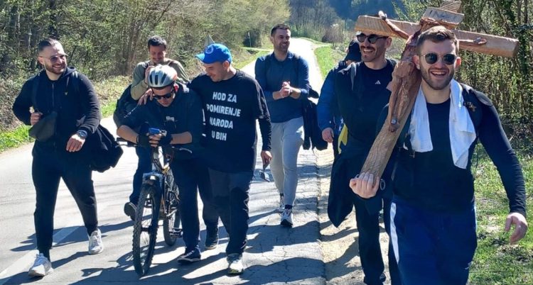 Ljubuškom hodočasniku Josipu podrška stigla iz Zagreba i Tomislavgrada