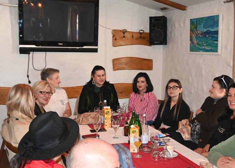 Održan panel u Grudama: Vidljivost žena u lokalnoj zajednici