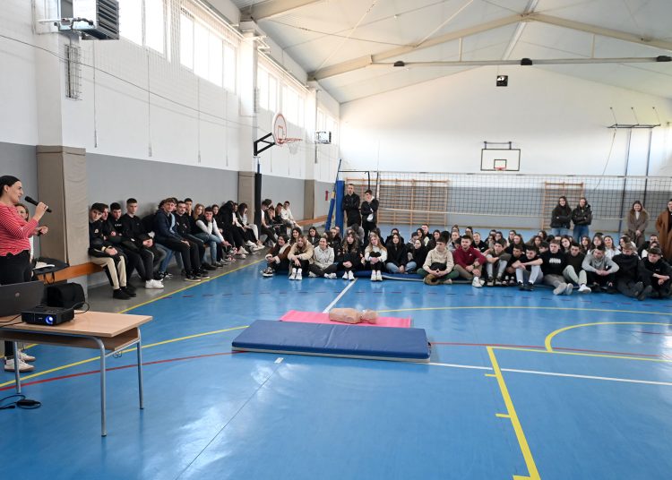 Široki Brijeg: Održana edukacija za gimnazijalce iz pružanja prve pomoći