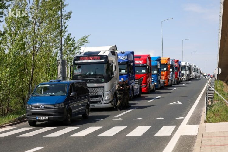 Vozači kamiona iz cijele BiH stigli u Sarajevo izraziti svoje nezadovoljstvo