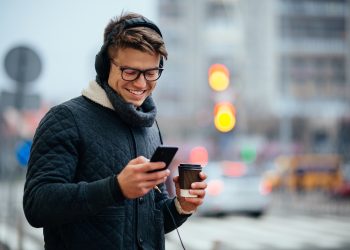 Pet stvari koje nikada nisu trebale nestati s pametnih telefona