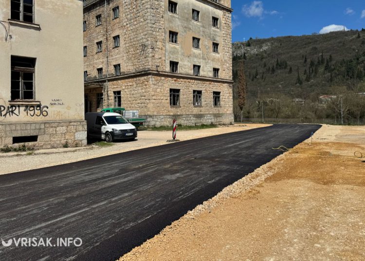 Široki Brijeg: Asfaltira se cesta u Duhanskoj stanici