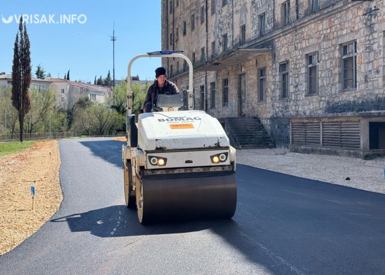 Široki Brijeg: Asfaltira se cesta u Duhanskoj stanici