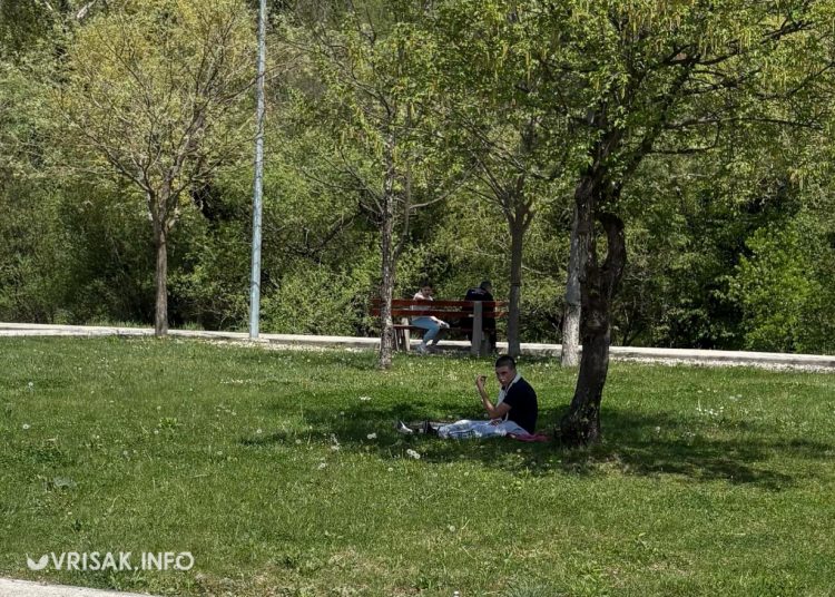 Široki Brijeg: Park u Sajmištu ispunjen šetnjom, smijehom i proljetnom atmosferom