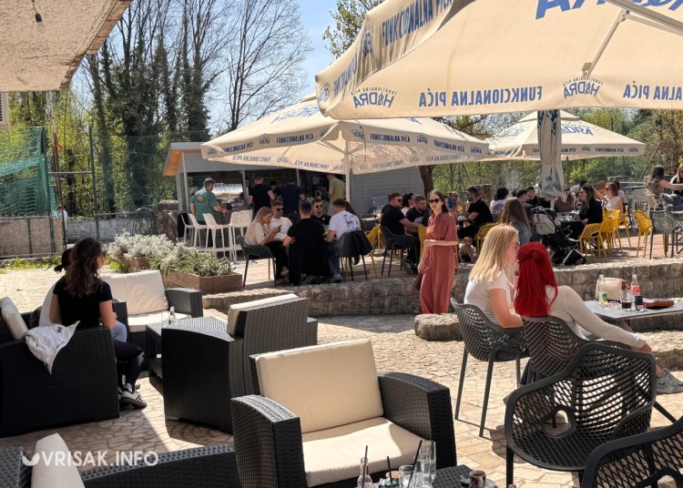 Široki Brijeg: Park u Sajmištu ispunjen šetnjom, smijehom i proljetnom atmosferom