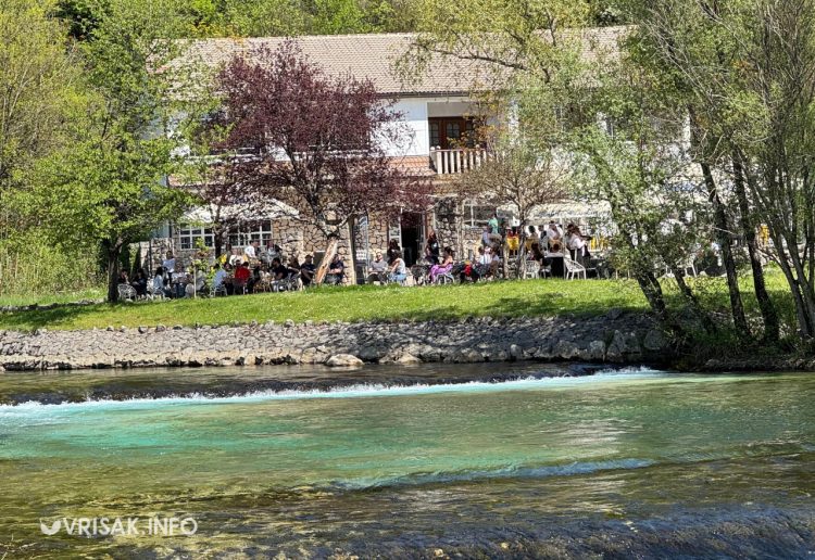 Široki Brijeg: Park u Sajmištu ispunjen šetnjom, smijehom i proljetnom atmosferom