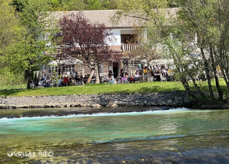 Široki Brijeg: Park u Sajmištu ispunjen šetnjom, smijehom i proljetnom atmosferom
