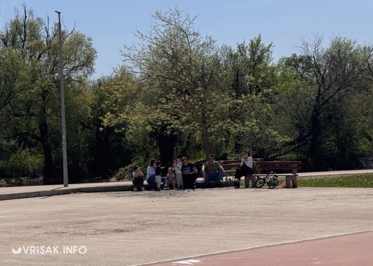 Široki Brijeg: Park u Sajmištu ispunjen šetnjom, smijehom i proljetnom atmosferom