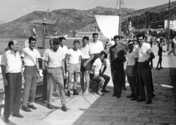 Detalj iz prošlosti: Širokobriješki nogometaši u dubrovačkoj luci Gruž