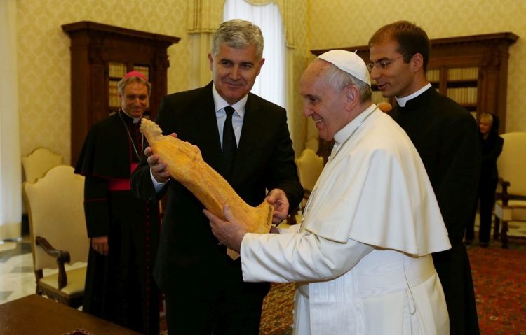 Dragan Čović: Svijet je siromašniji za velikog čovjeka