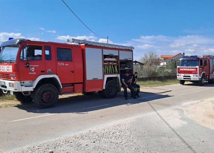 Požar u Ljubuškom: Na divljoj deponiji gorjele gume i otpad