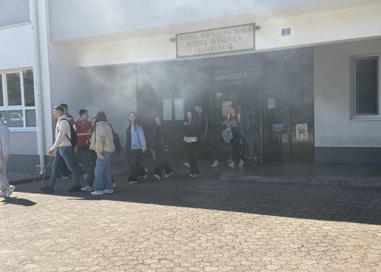 U Ljubuškom održana edukacija srednjoškolaca za izvanredne situacije