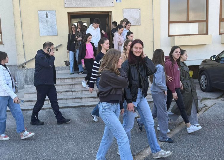 U Ljubuškom održana edukacija srednjoškolaca za izvanredne situacije