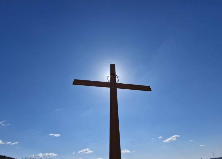 Mnoštvo vjernika na Putu križa od Ljubotića do Crnih Lokava
