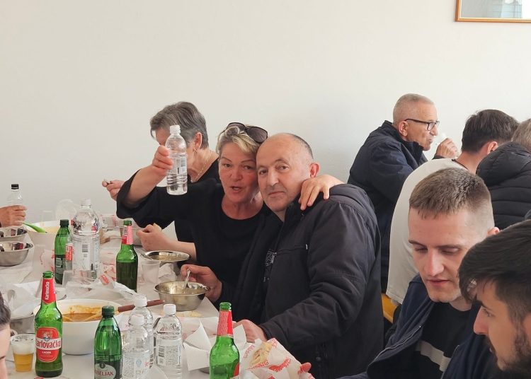 Mnoštvo vjernika na Putu križa od Ljubotića do Crnih Lokava