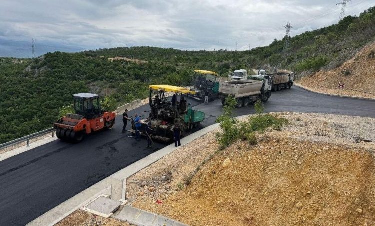 Radovi na cesti Varda – Rodoč privode se kraju