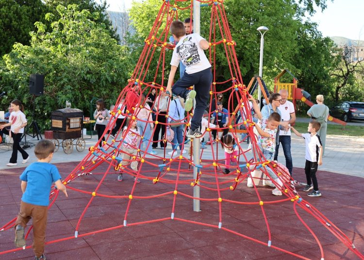 Mostar: Otvoren dječji park kod Lutkarskog kazališta Mostar