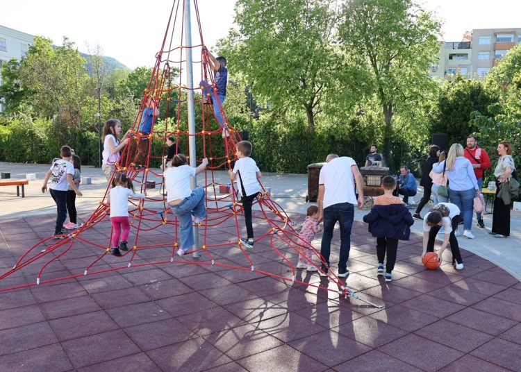 Mostar: Otvoren dječji park kod Lutkarskog kazališta Mostar