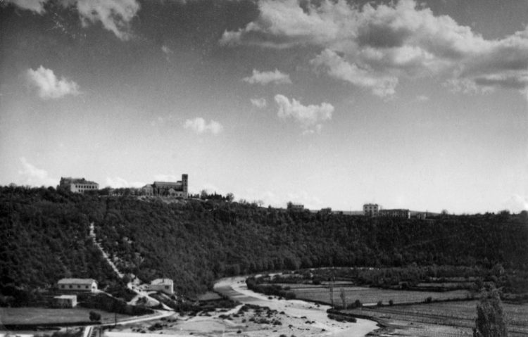 Iz prošlosti Širokog Brijega: Panorama prema gimnaziji, crkvi i konviktu