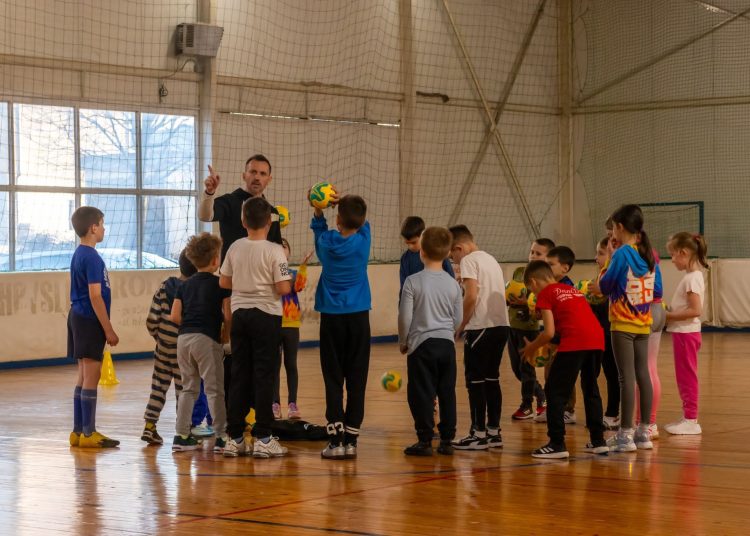 Počela s radom Škola rukometa Široki Brijeg