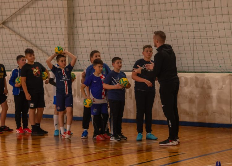 Počela s radom Škola rukometa Široki Brijeg