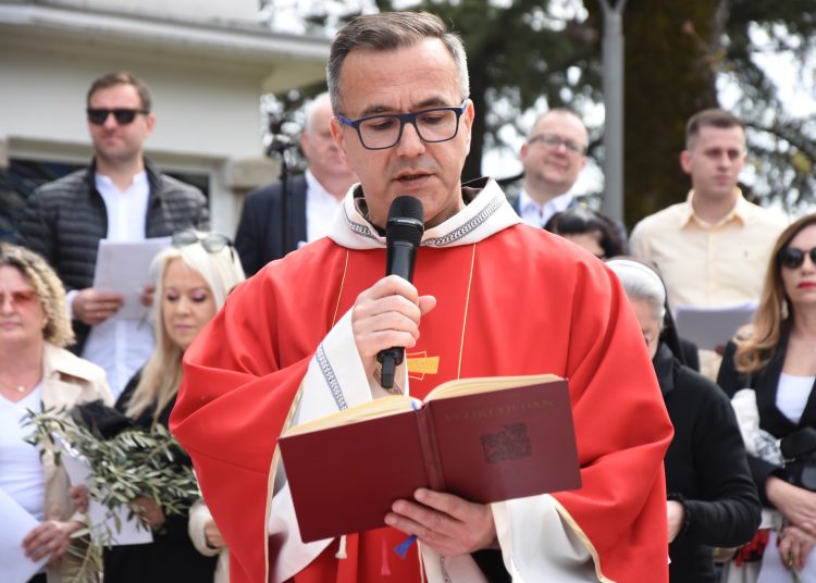 Međugorje: Procesijom obilježen početak Velikog tjedna