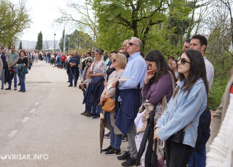 Široki Brijeg: “Rijeka” vjernika na Putu križa s Uzarića