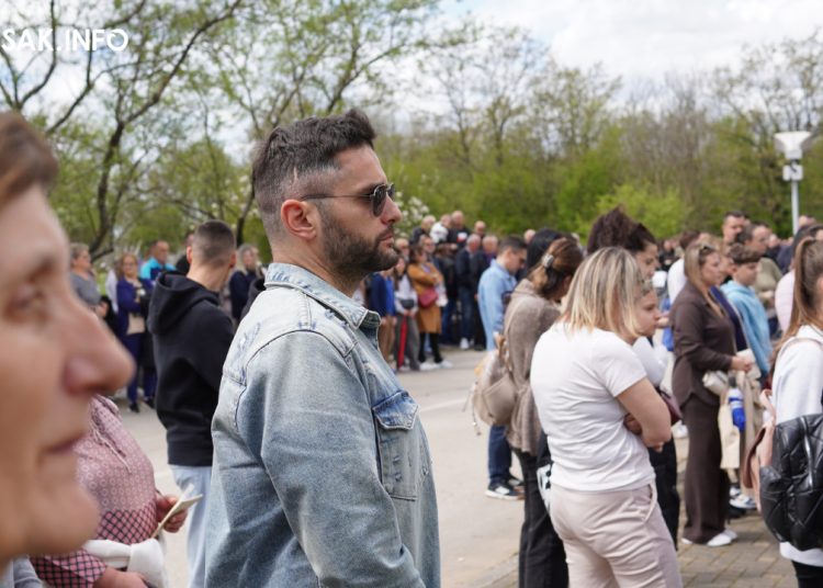 Široki Brijeg: “Rijeka” vjernika na Putu križa s Uzarića