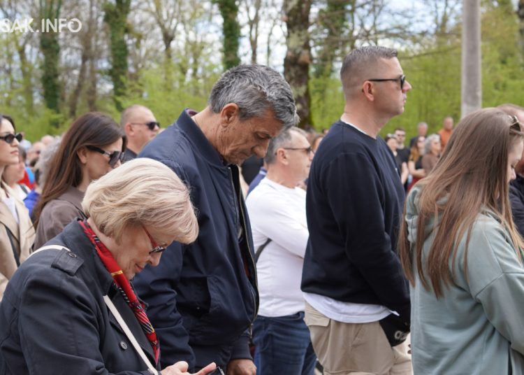 Široki Brijeg: “Rijeka” vjernika na Putu križa s Uzarića
