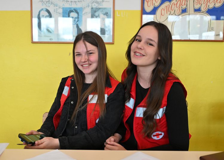 Široki Brijeg: Srednjoškolci darovali 28 doza krvi