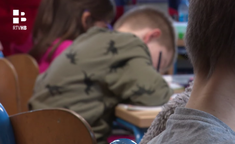 ŽZH: Porast vršnjačkog nasilja preko interneta, evo što kažu stručnjaci